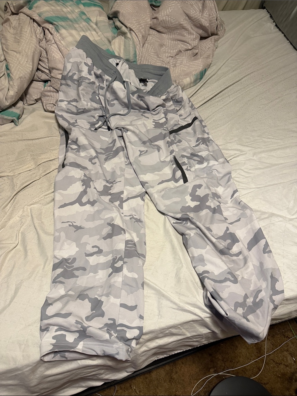 Men’s Gray White Camo Jogger Pants